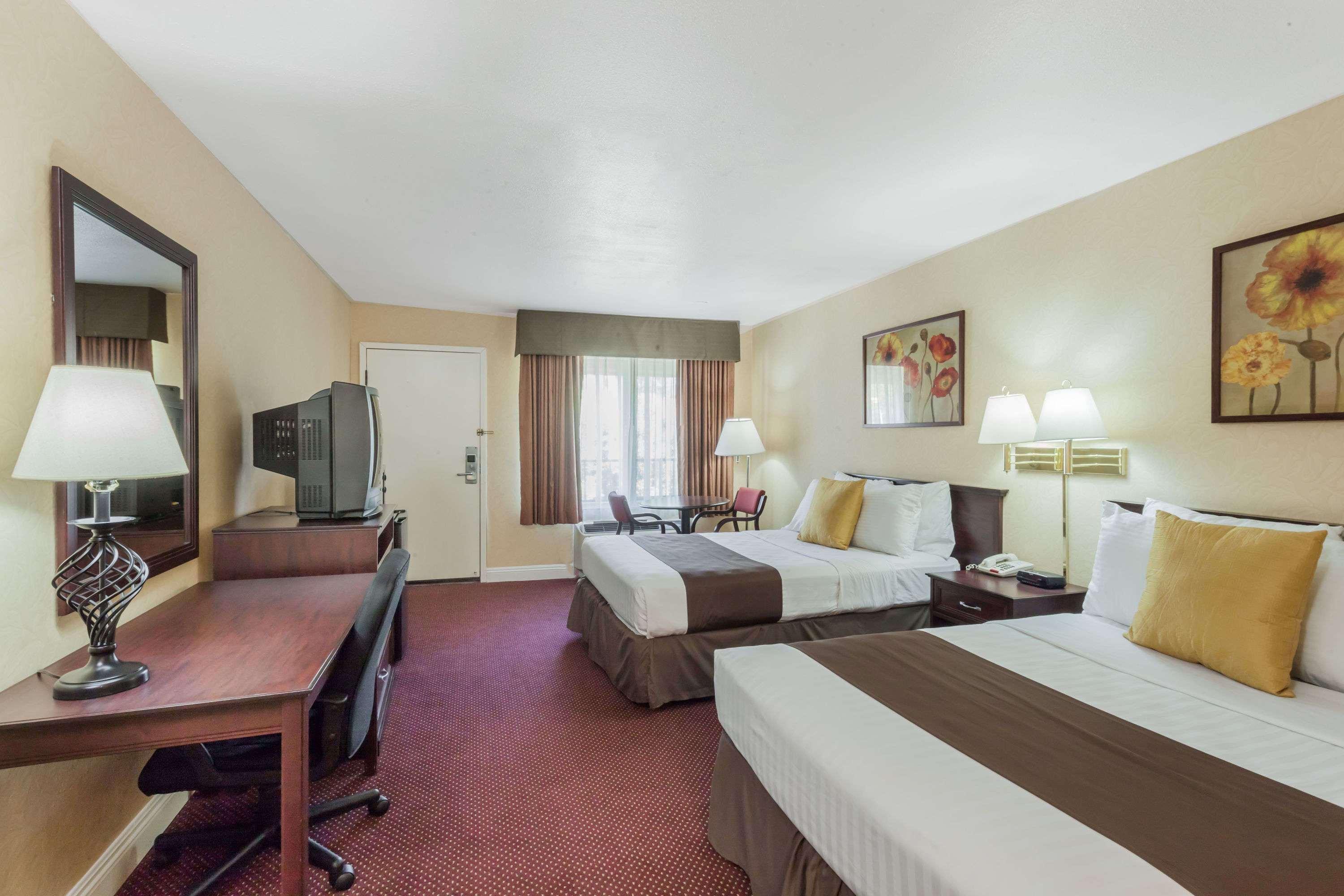 Hospitality Inn San Bernardino Eksteriør bilde