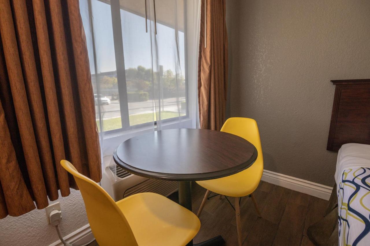 Hospitality Inn San Bernardino Eksteriør bilde
